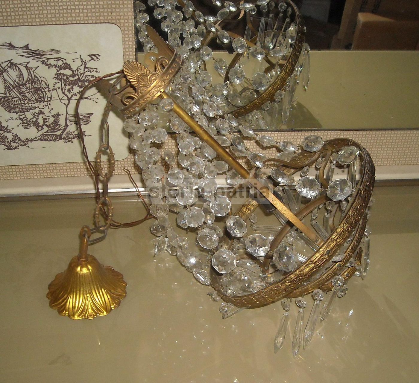 Lampadario Antico In Ottone Dorato Con Vetri E Prismi, Anni '900