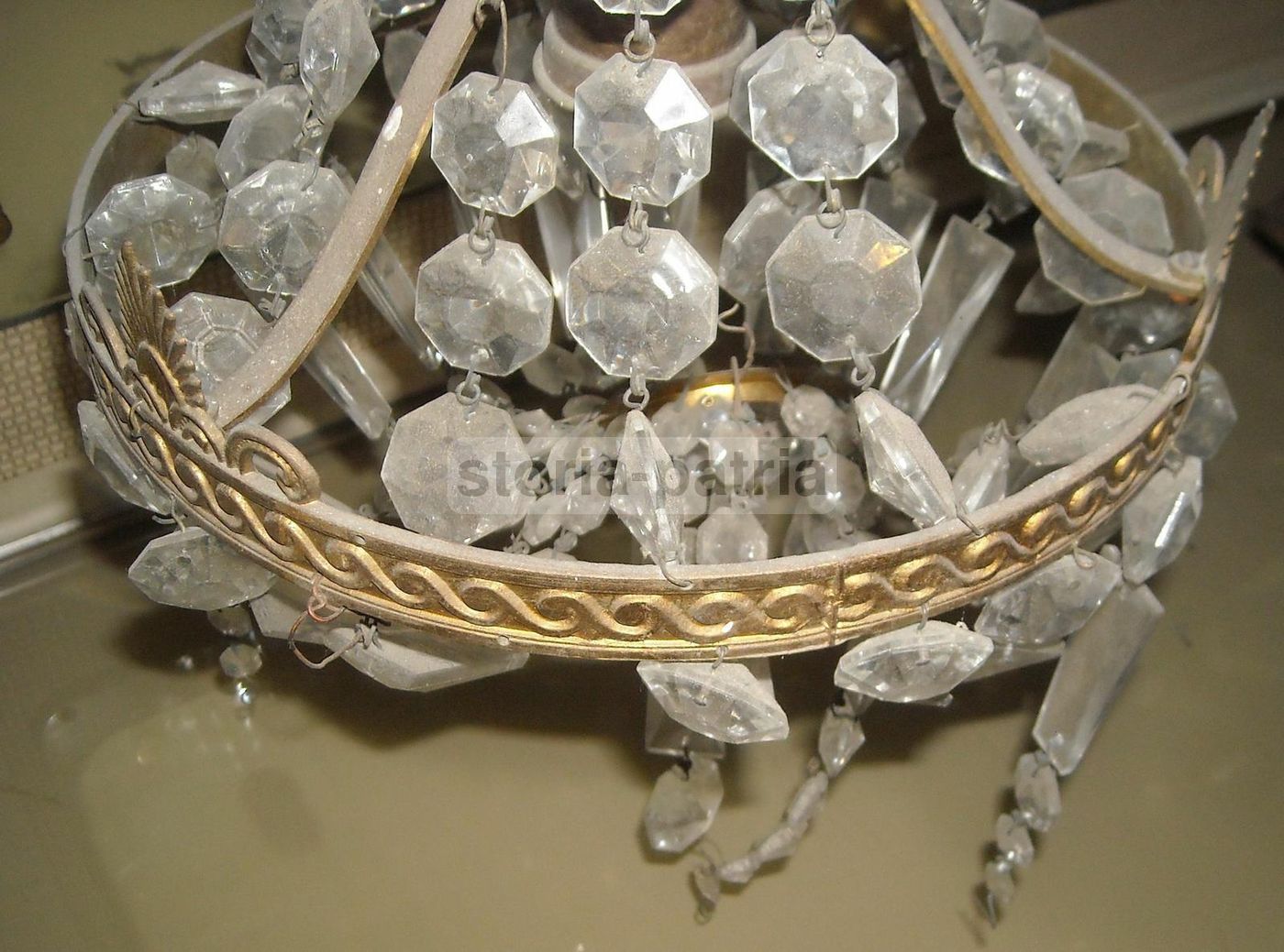 Lampadario Vintage In Ottone Dorato Con Vetri E Prismi, Anni '900
