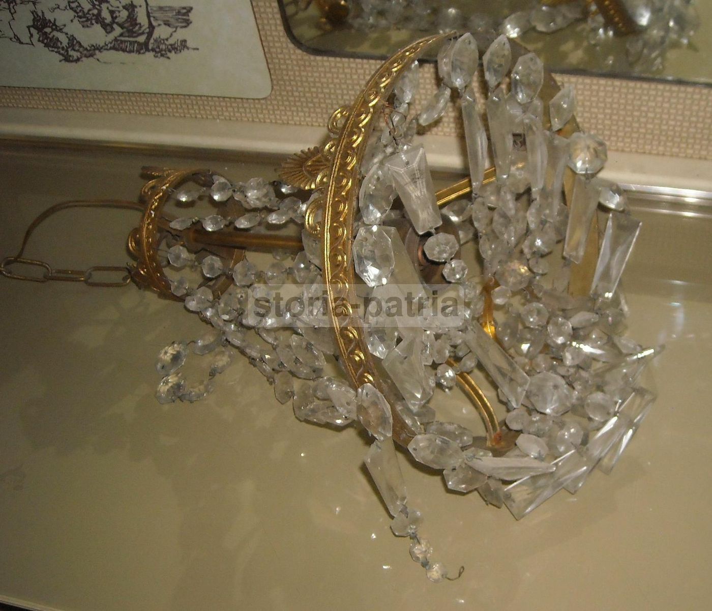 Lampadario Vintage In Ottone Dorato Con Vetri E Prismi, Anni '900