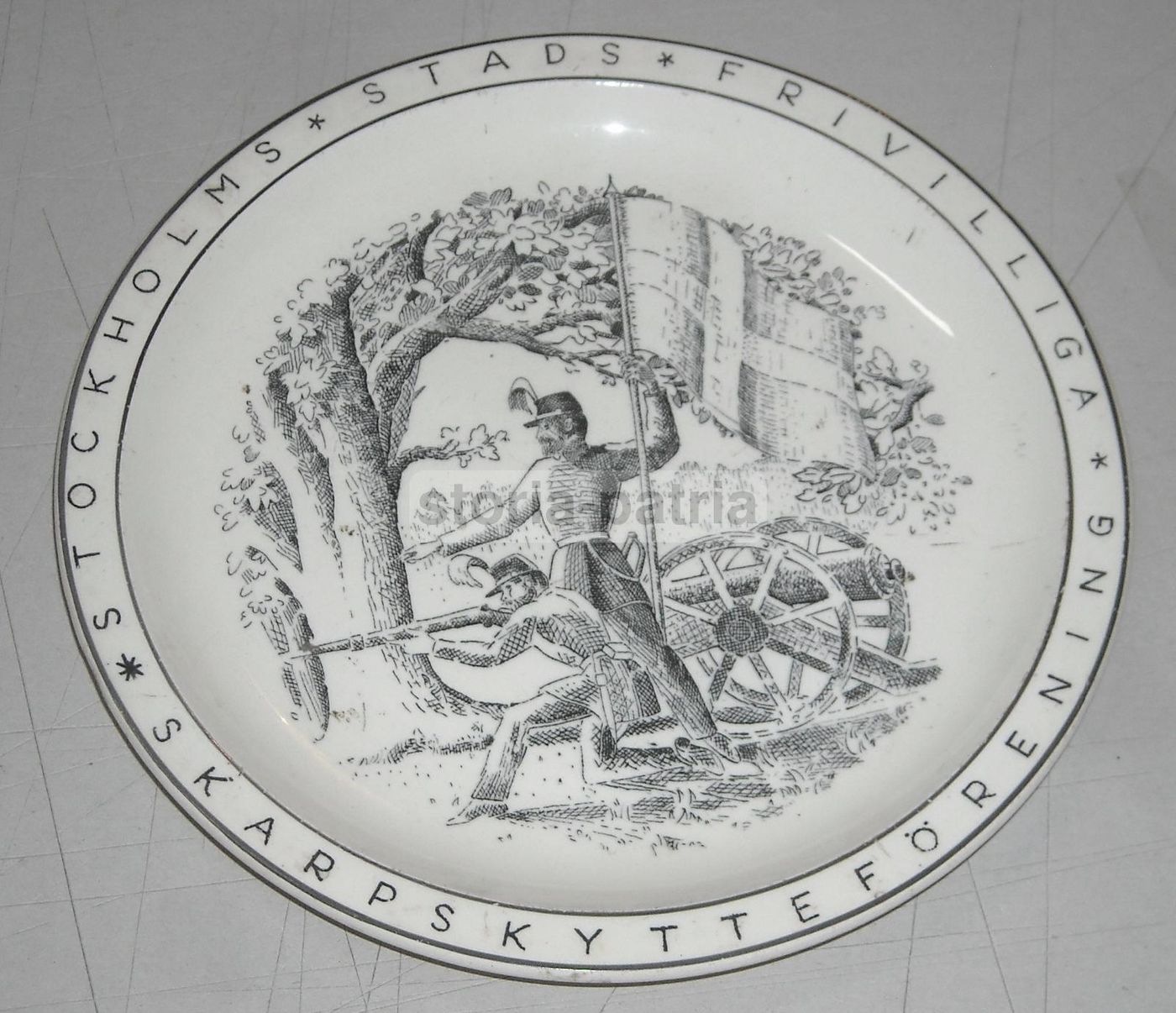 Piatto Gustavsberg Con Scena Militare E Soldati Svedesi