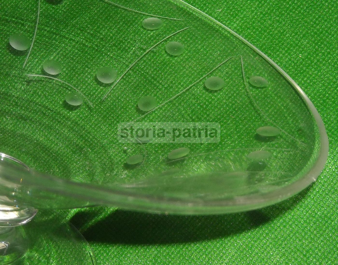 Alzata In Vetro Vintage Con Decori Incisi, Anni '30 '50