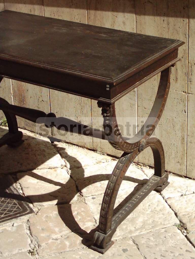 Tavolo Antico In Legno Intagliato Neo Rinascimentale, Anni '20