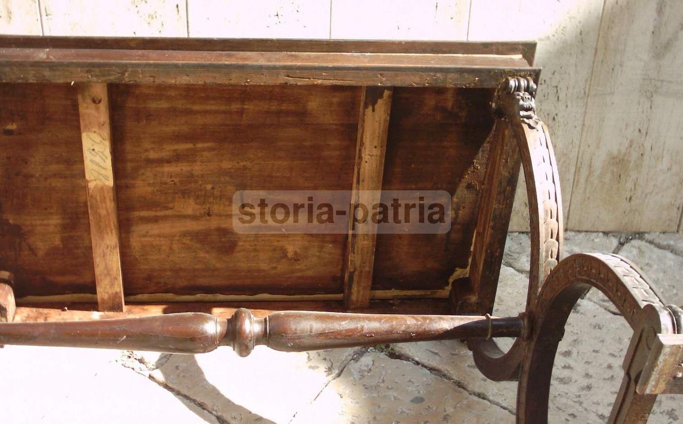 Tavolo Antico In Legno Intagliato Neo Rinascimentale, Anni '20