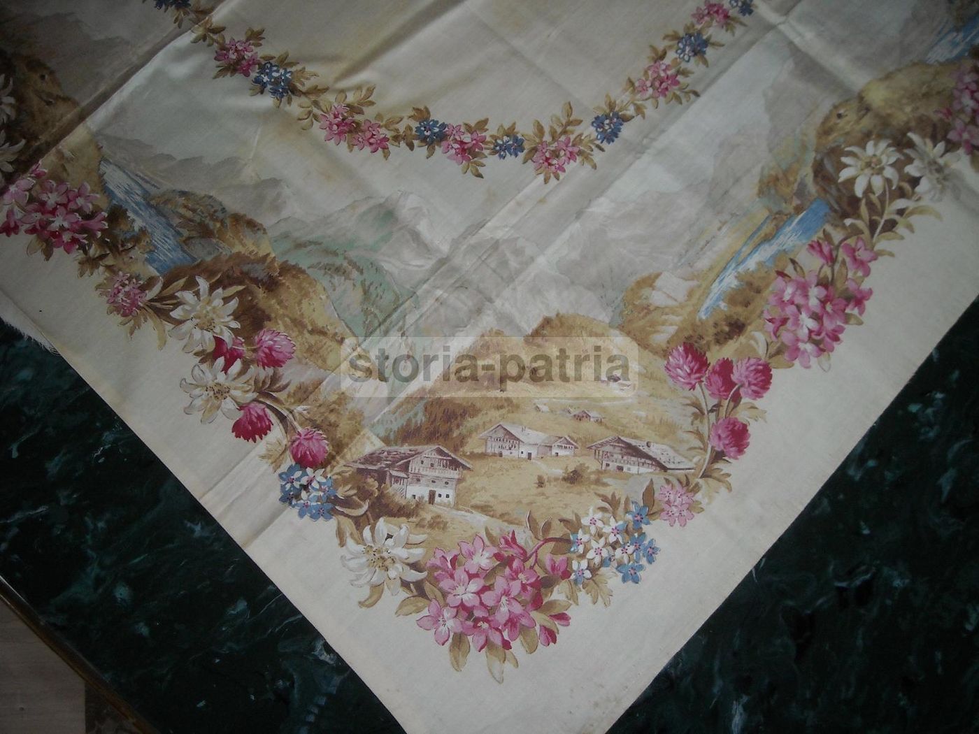 Tessuto d'Epoca Franz Leitenberger Con Paesaggi E Fiori, Anni 1900