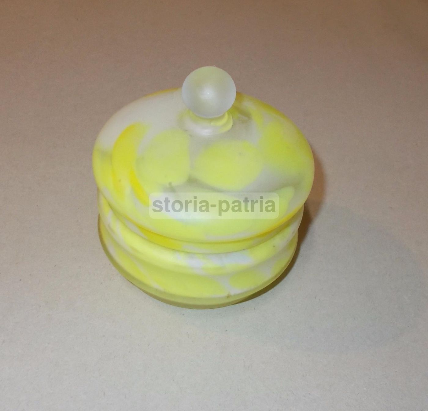 Soprammobile In Vetro Giallo Con Coperchio Stile Liberty, Anni '20