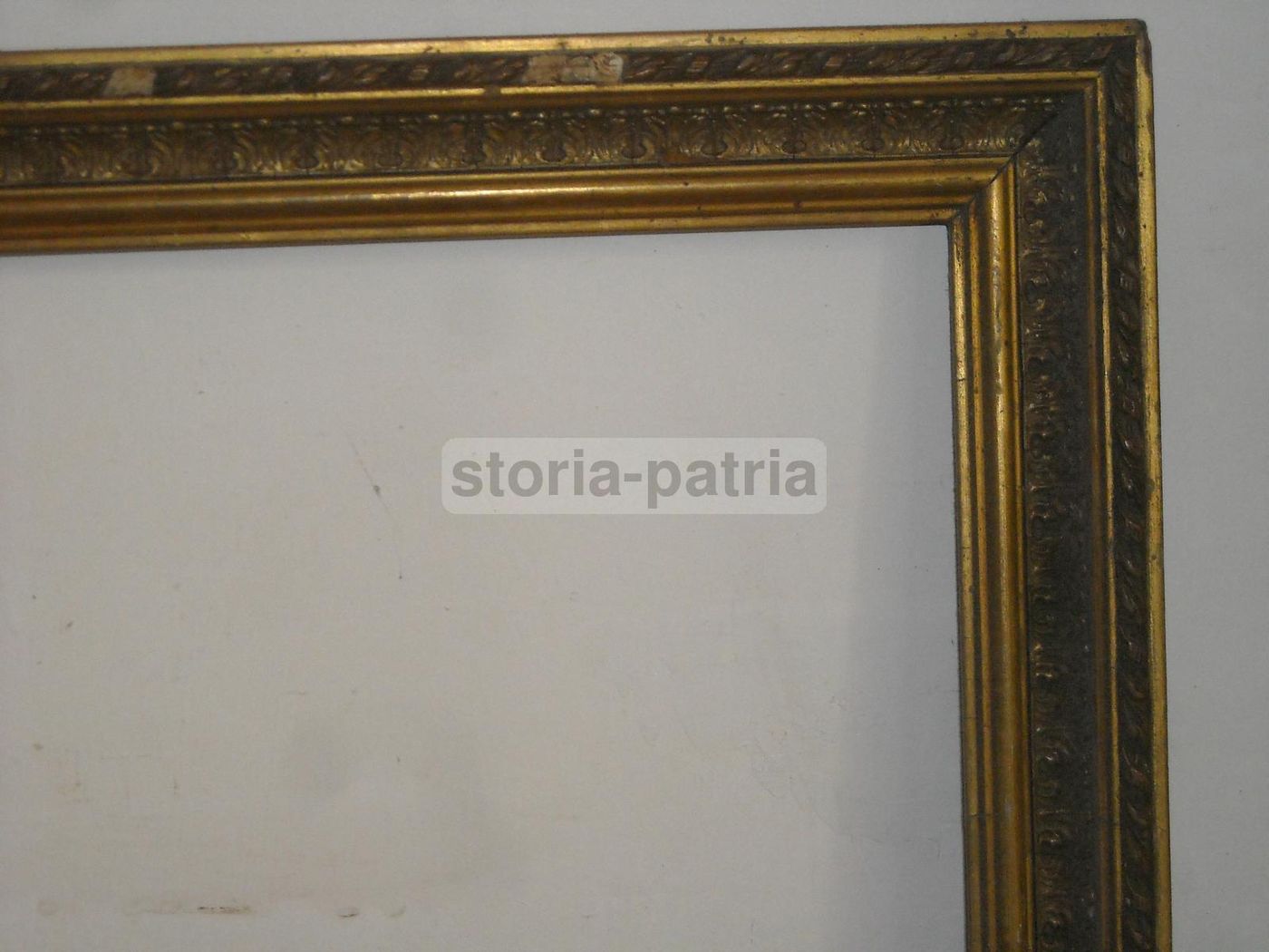 Antica Cornice Liberty In Legno Dorato Con Decori A Rilievo