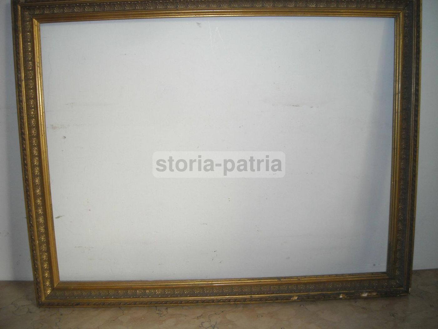 Antica Cornice Liberty In Legno Dorato Con Decori A Rilievo
