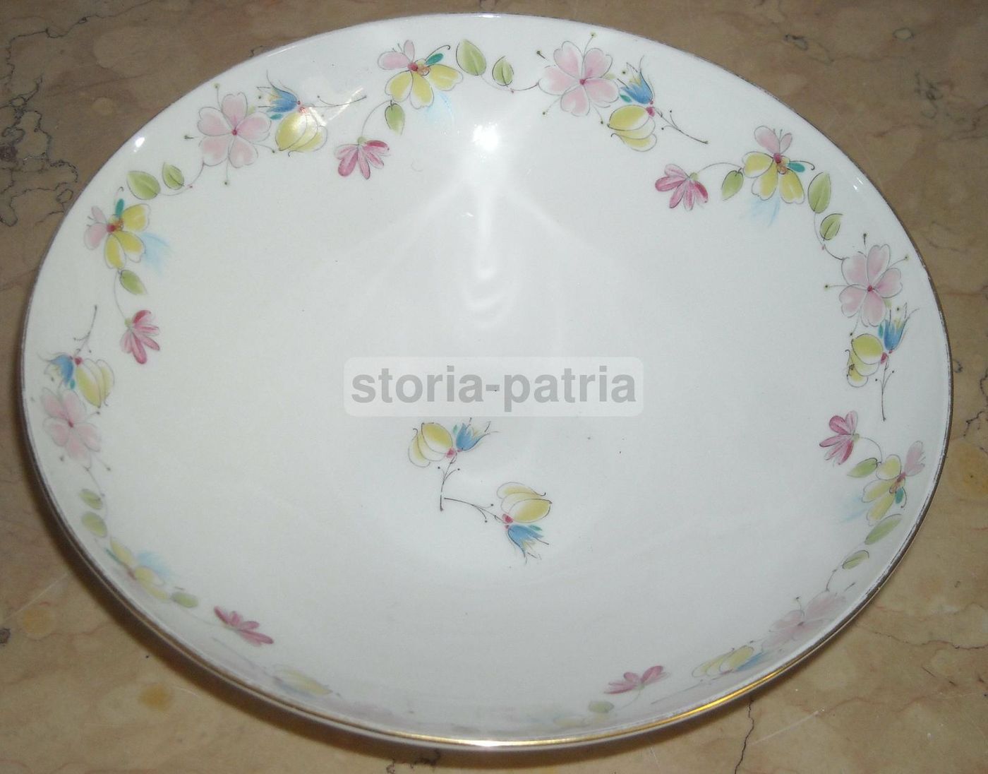 Scodella In Porcellana Hutschenreuther Bavaria Con Motivi Floreali, XX Secolo