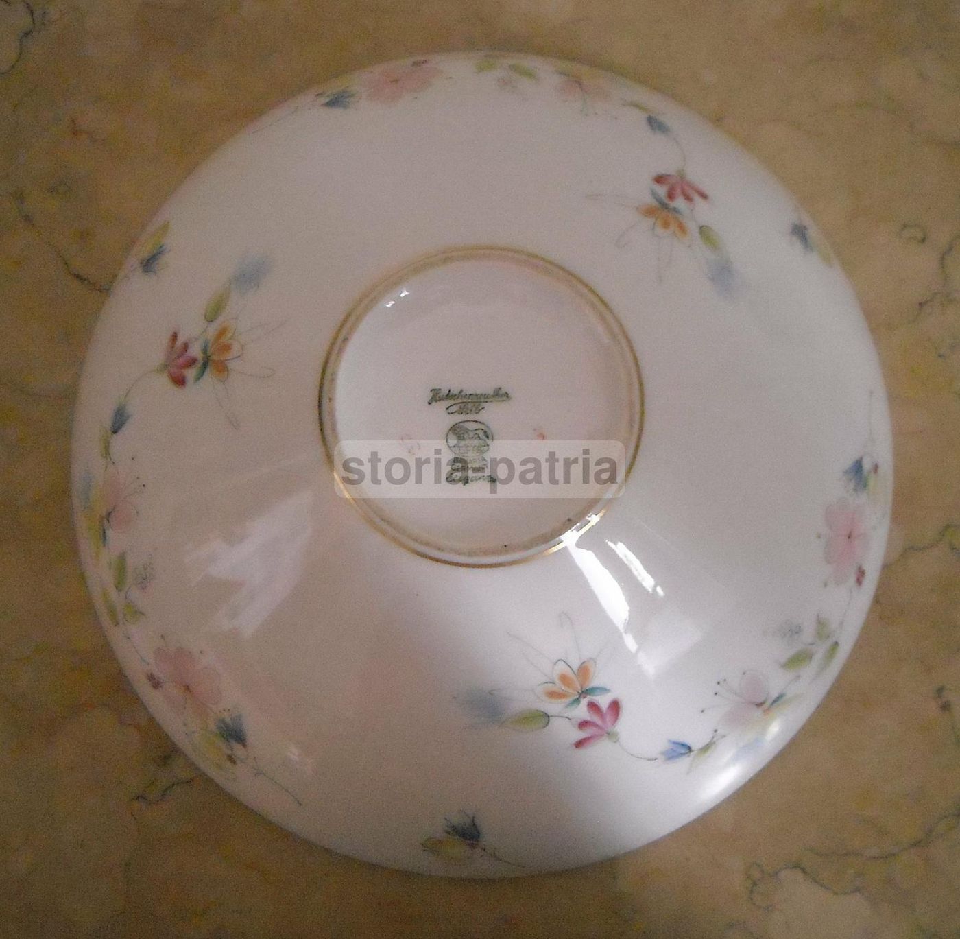 Scodella In Porcellana Hutschenreuther Bavaria Con Motivi Floreali, XX Secolo