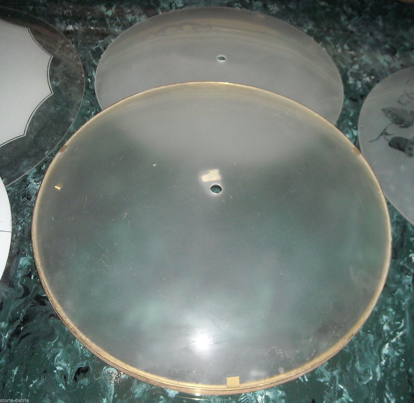 Coppe Vetro Per Lampade Vintage Anni '50, Diametro 41 E 43,5 Cm