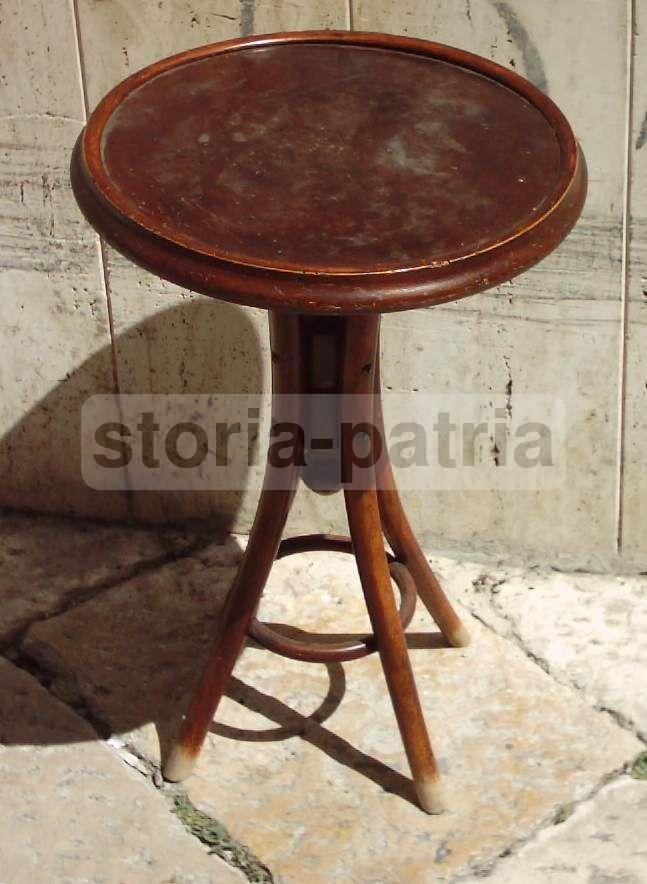 Antico Tavolino Rotondo Stile Thonet Liberty In Legno Di Faggio, 1900 Circa