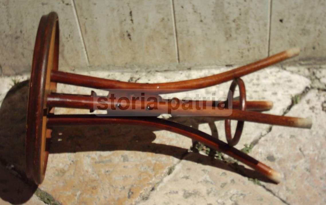 Antico Tavolino Rotondo Stile Thonet Liberty In Legno Di Faggio, 1900 Circa