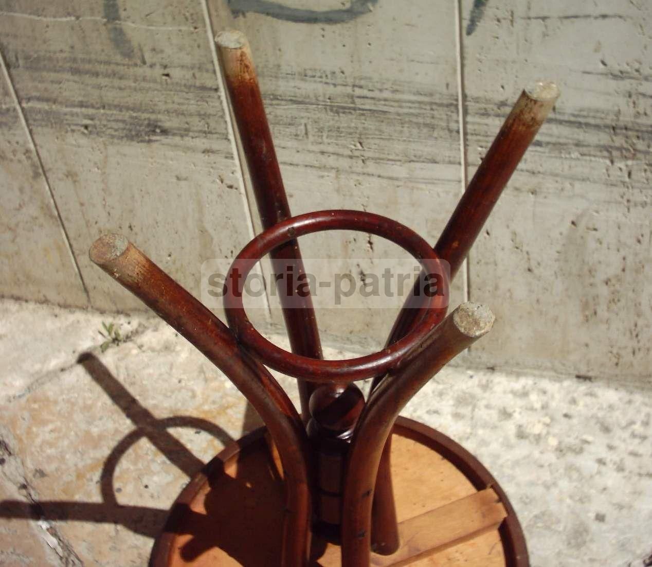 Antico Tavolino Rotondo Stile Thonet Liberty In Legno Di Faggio, 1900 Circa