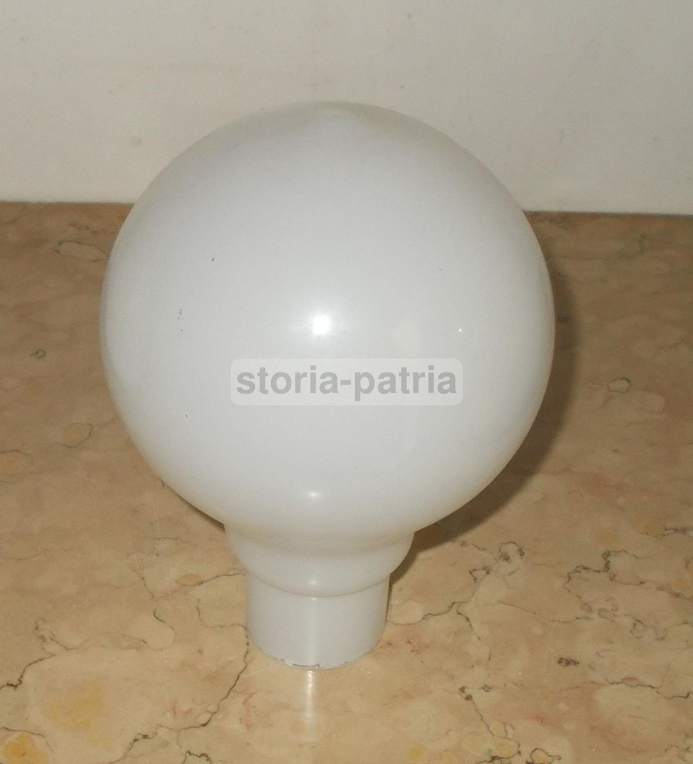 Coppa Vitrea Bianca Per Lampada Vintage, Anni 1950 1970