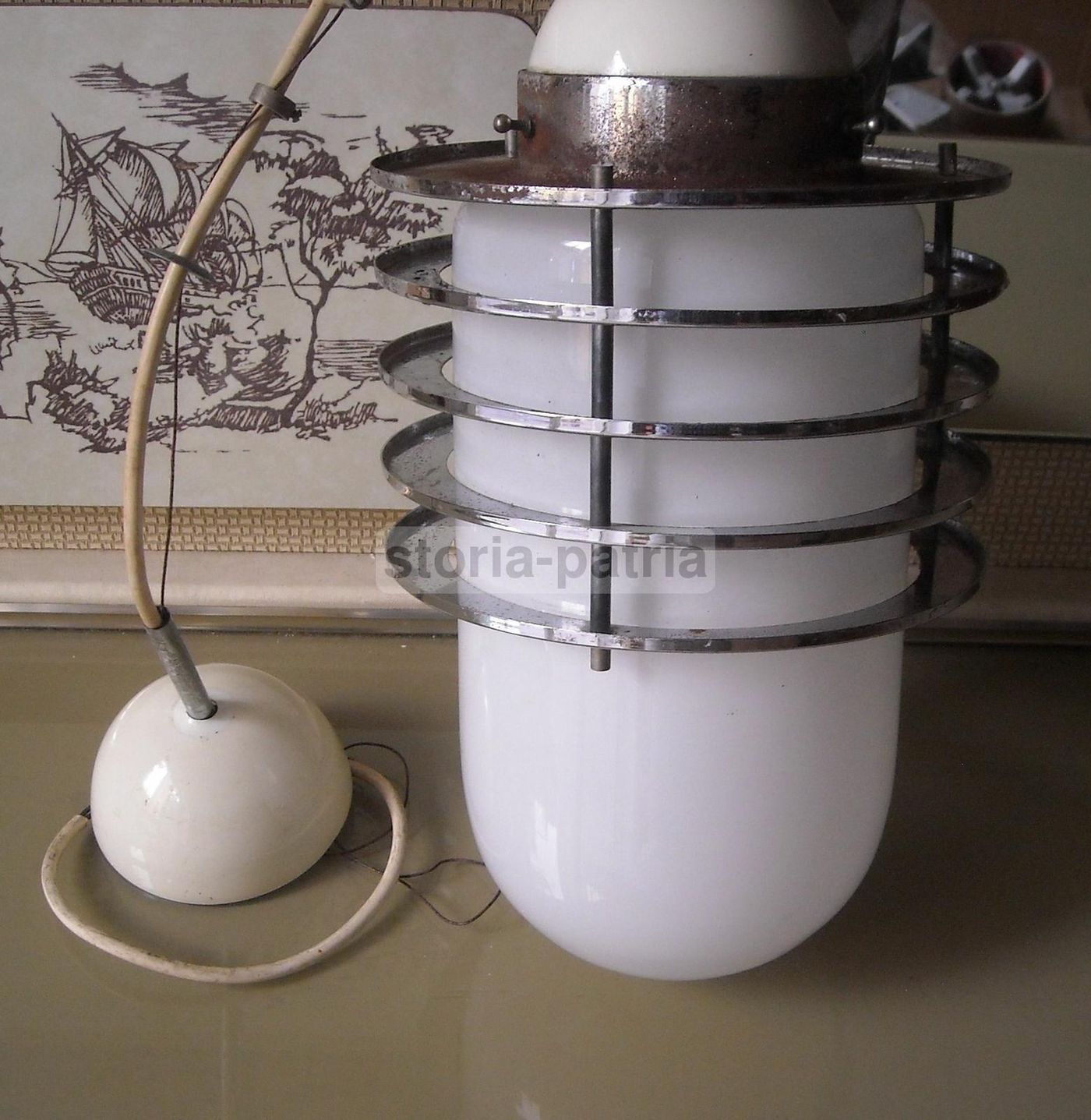 Lampada Da Soffitto Modernariato In Vetro Opalescente E Metallo Cromato