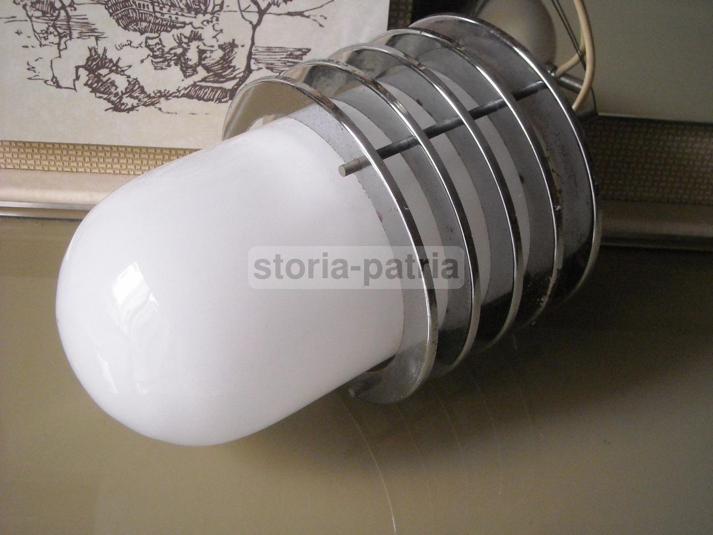 Lampada Da Soffitto Modernariato In Vetro Opalescente E Metallo Cromato