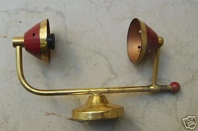 Applique Anni 50 in Ottone Dorato e Laccato Rosso Amaranto