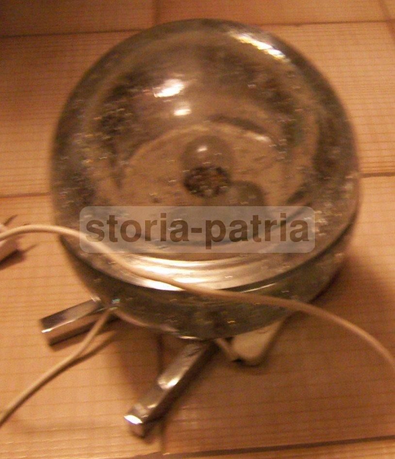 Lampada Sferica Vintage In Vetro Massiccio E Metallo Cromato, Anni '70