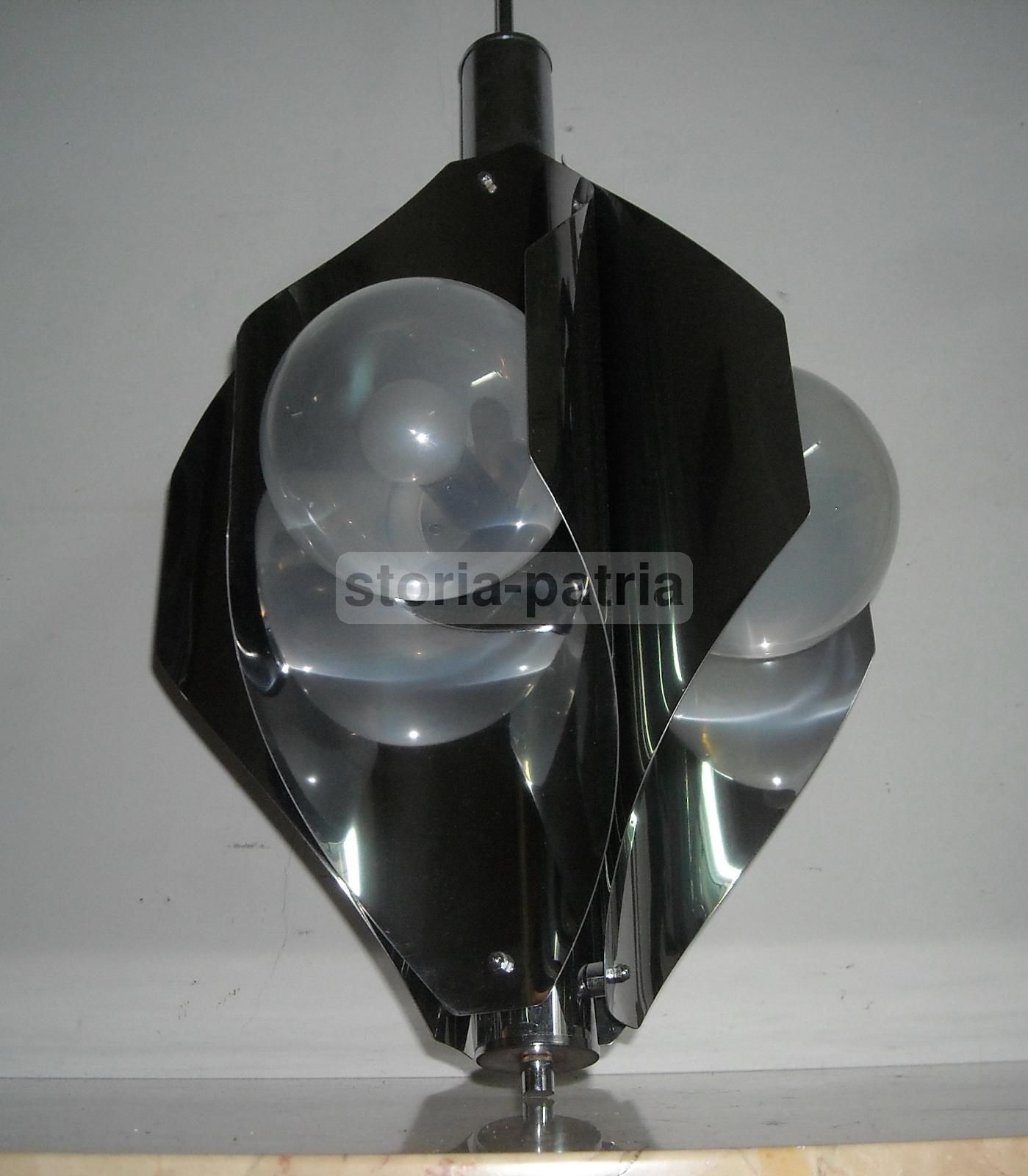 Lampadario Vintage Anni 70 In Metallo Cromato A Quattro Luci Con Globi In Vetro