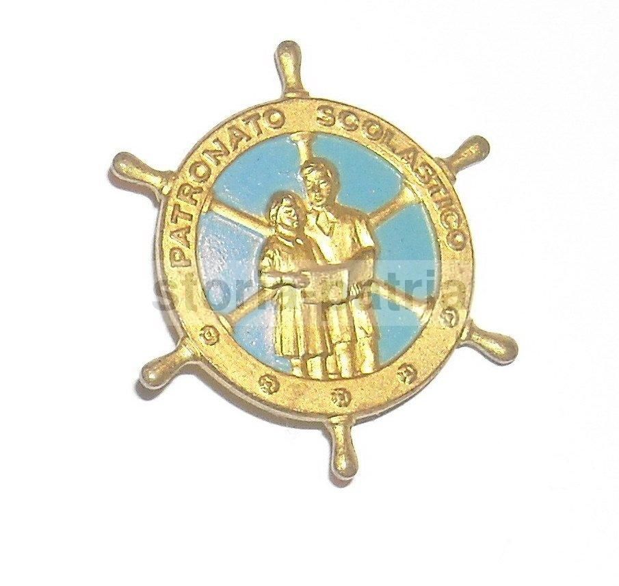Distintivo Patronato Scolastico: Studenti Con Timone (anni '30 '60)