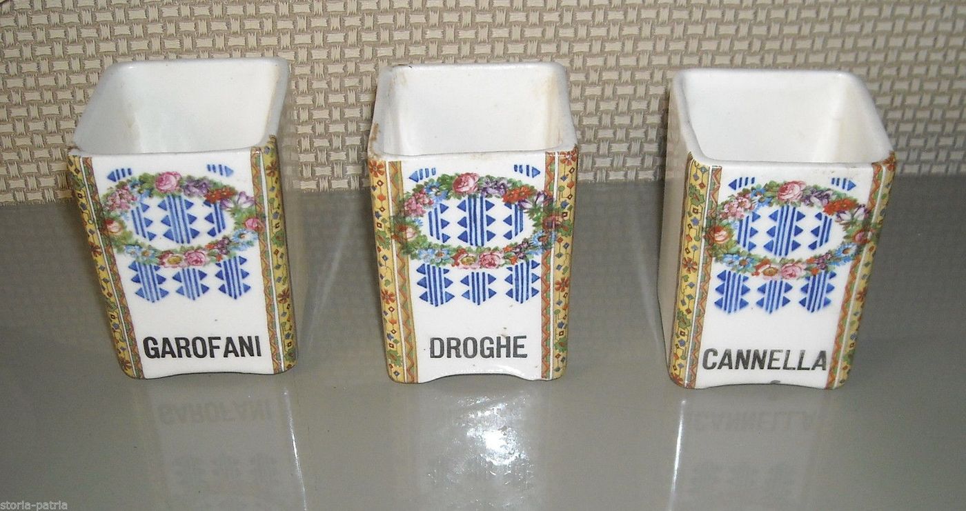 Tre Ceramiche Ditmar Urbach Con Decori Floreali Anni '20