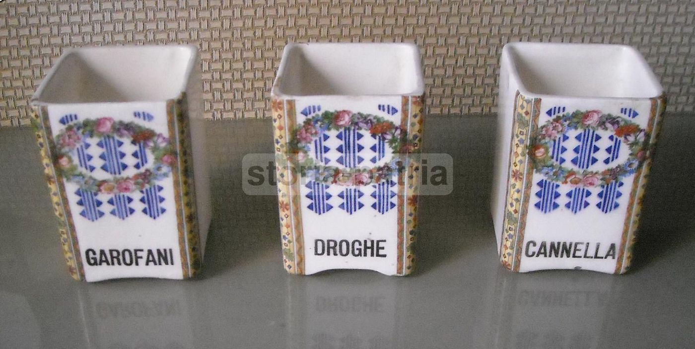Tre Ceramiche Ditmar Urbach Con Decori Floreali Anni '20