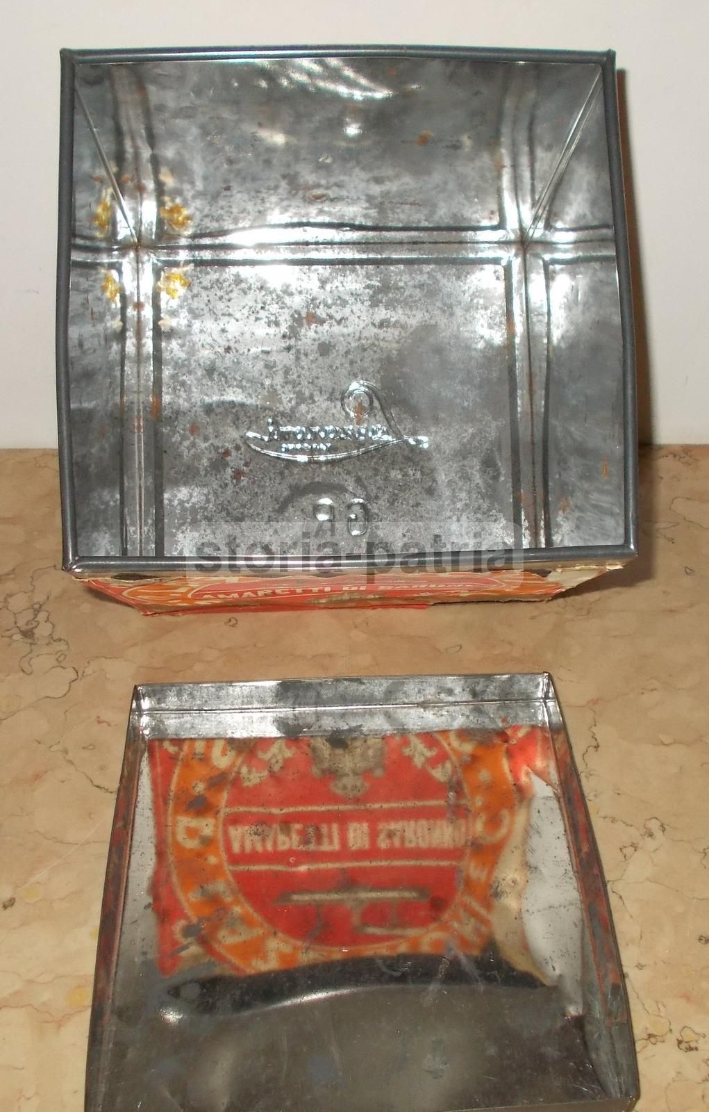 Scatola Pubblicitaria Amaretti Lazzaroni Saronno Vintage Araldica