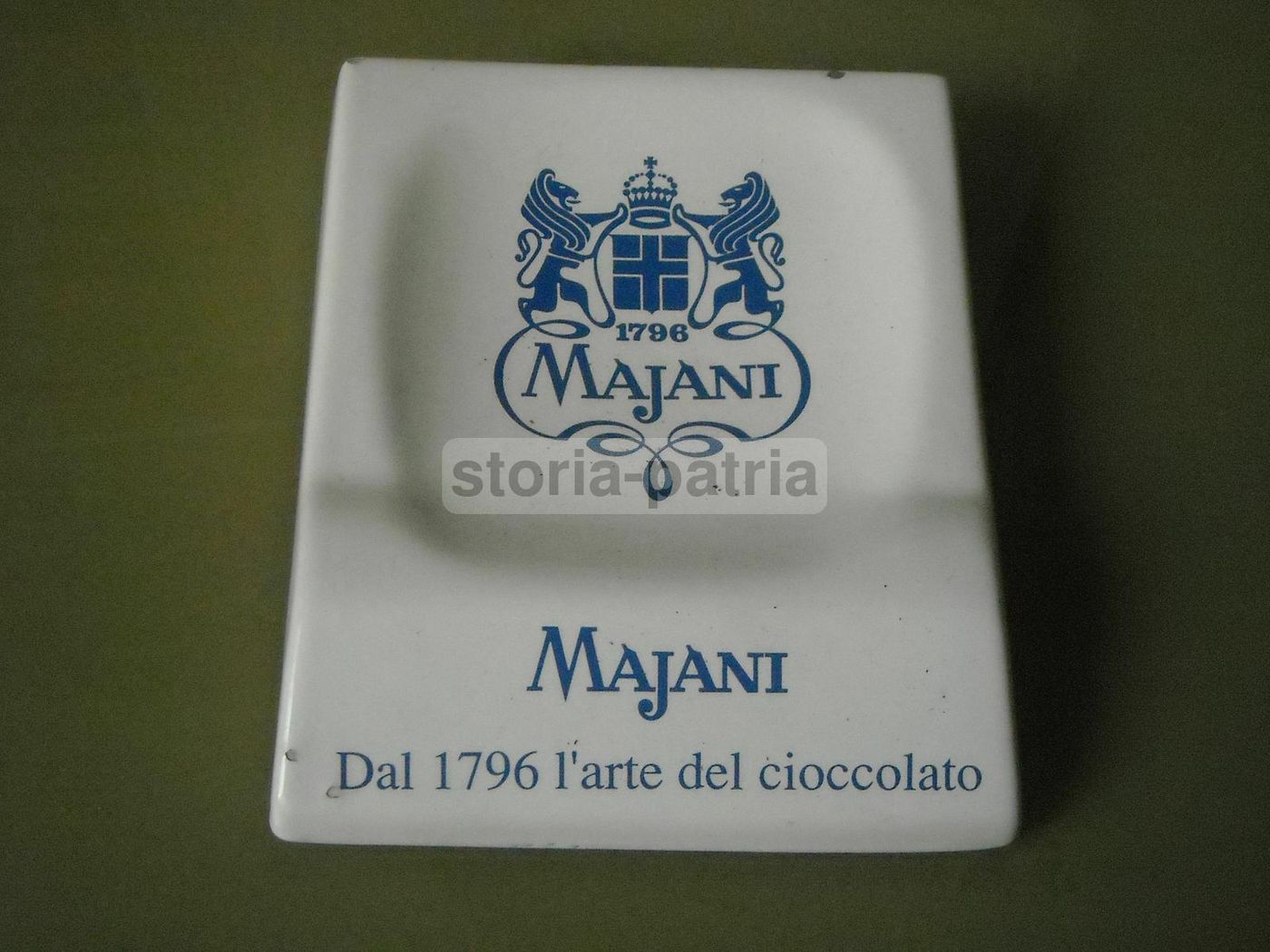 Soprammobile Pubblicitario Majani In Ceramica Araldica