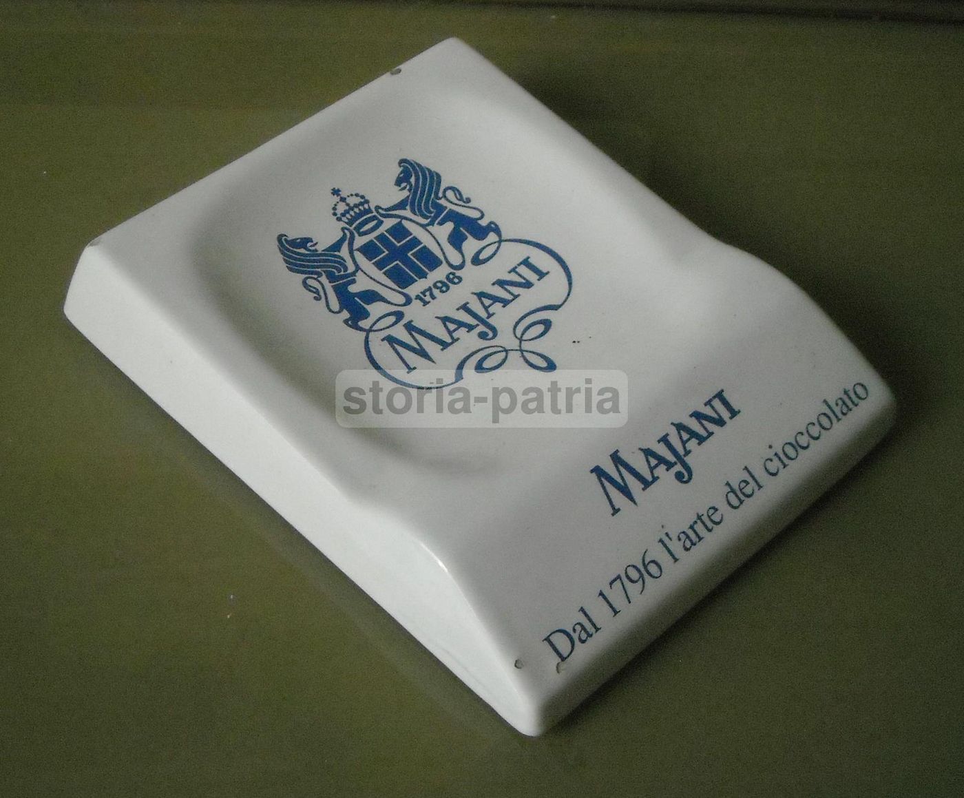 Soprammobile Pubblicitario Majani In Ceramica Araldica