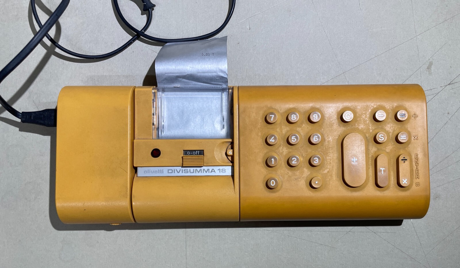 Divisumma 18. Calcolatrice d'Epoca Olivetti, Design Mario Bellini