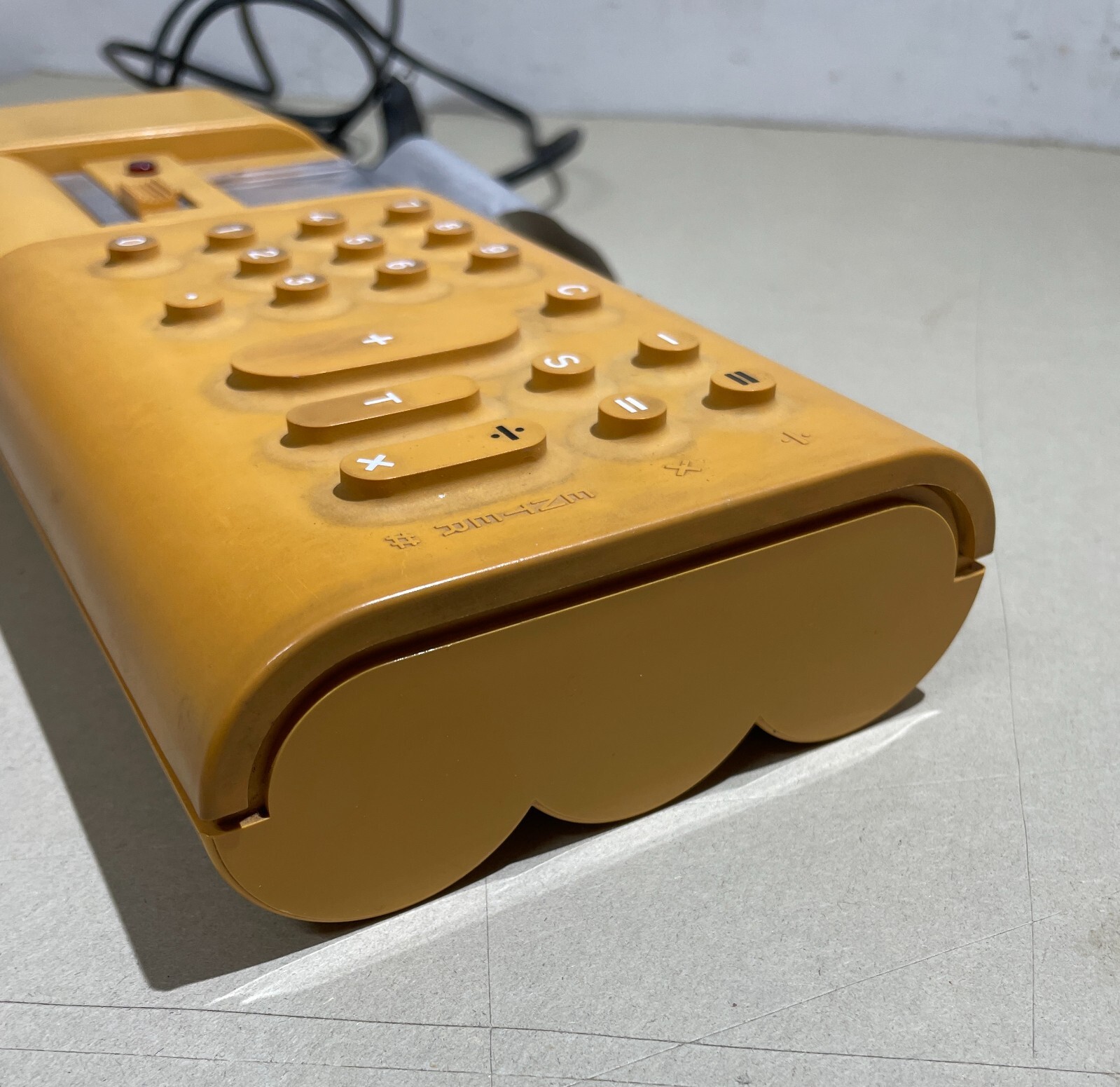 Divisumma 18. Calcolatrice d'Epoca Olivetti, Design Mario Bellini