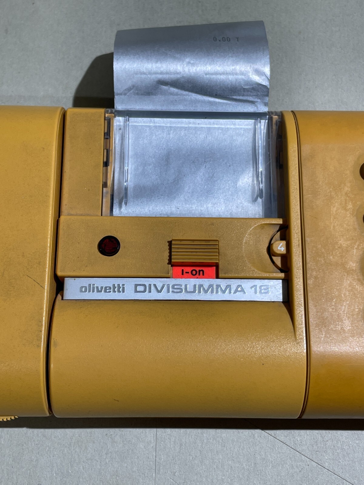 Divisumma 18. Calcolatrice d'Epoca Olivetti, Design Mario Bellini