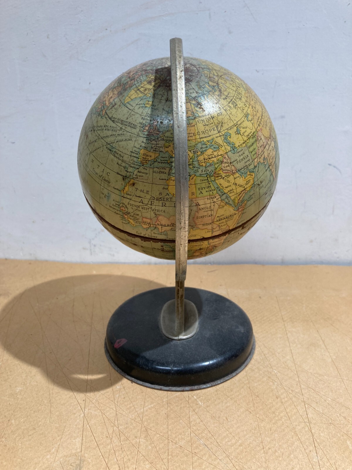 Mappamondo Inglese Decorativo In Metallo, Anni '30