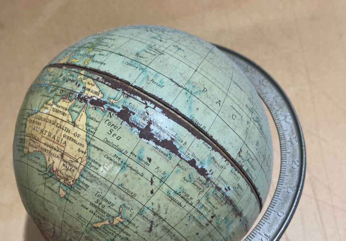 Mappamondo Inglese Decorativo In Metallo, Anni '30