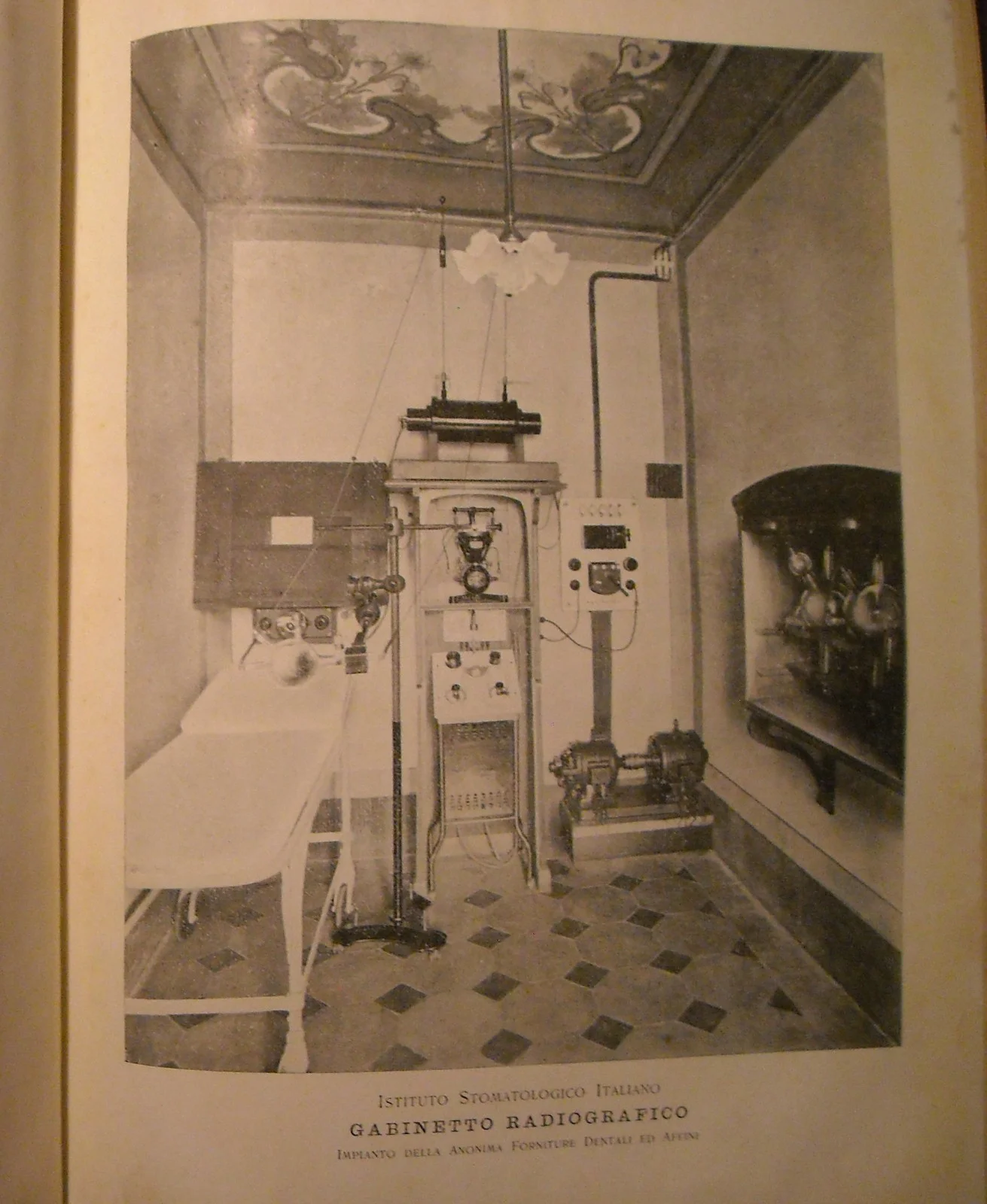 Commercial Catalogue of Anonima Forniture Dentali ed Affini (AFDA) - Milan
