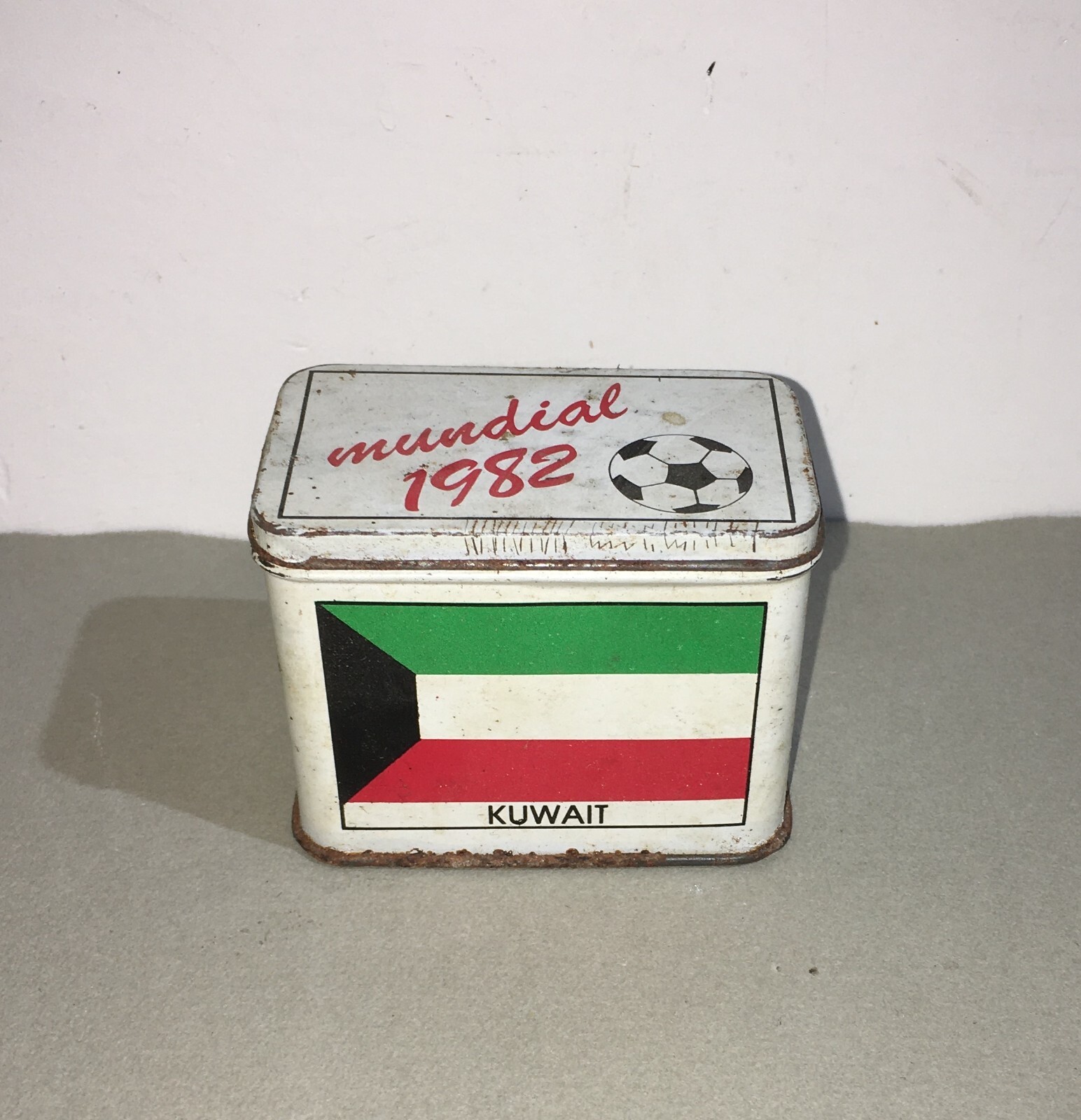 Scatola Di Latta Pubblicitaria Mundial 1982 Kuwait Feletti