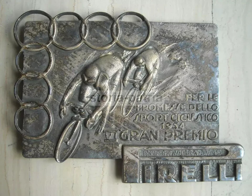 Arte, Scultura Malinverni: Ciclismo, Sport, Biciclette. Rara Pubblicitaria Pirelli