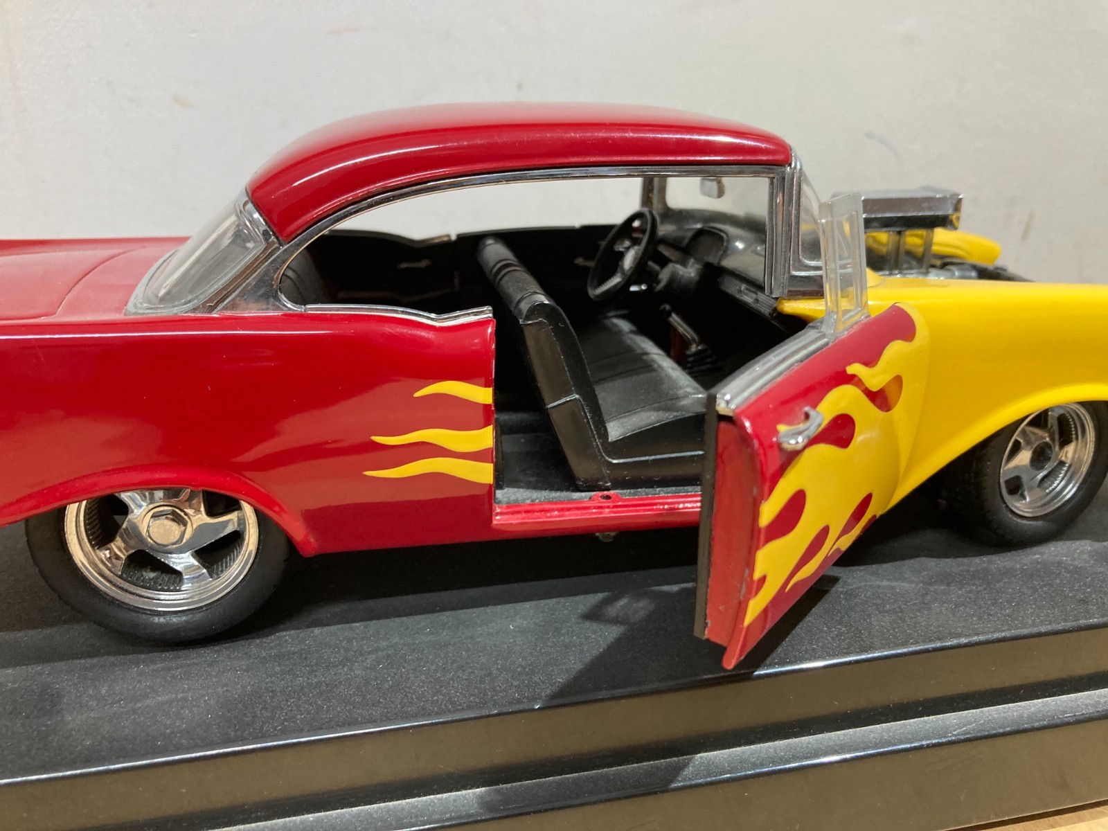 Soprammobile Pubblicitario, Automobilina Johnny Bravo   Ertl   Chevrolet Bel Air