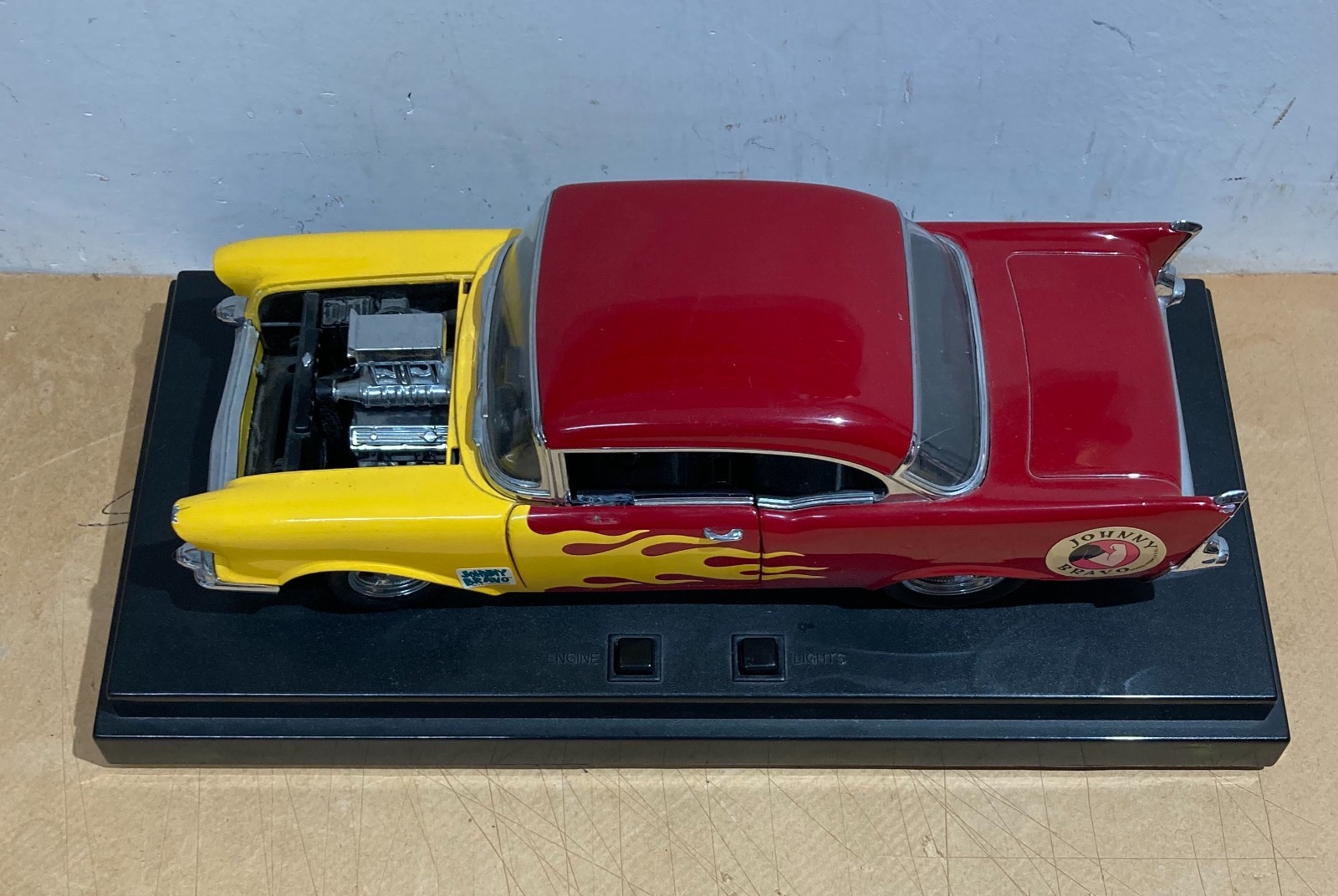 Soprammobile Pubblicitario, Automobilina Johnny Bravo   Ertl   Chevrolet Bel Air