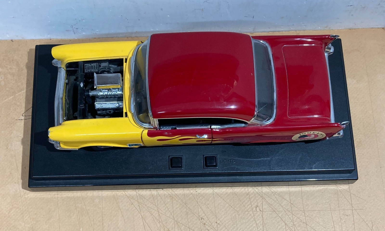 Soprammobile Pubblicitario, Automobilina Johnny Bravo   Ertl   Chevrolet Bel Air