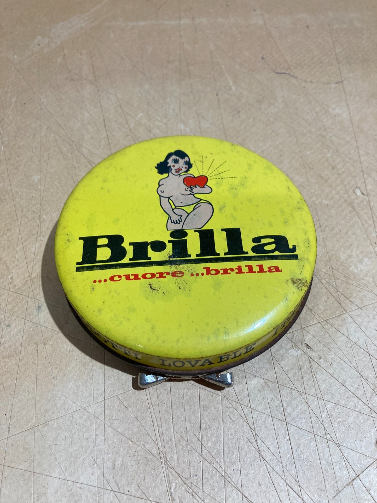 Lovable   Astuccio Pubblicitario 'Brilla'   Illustrazione Sensuale