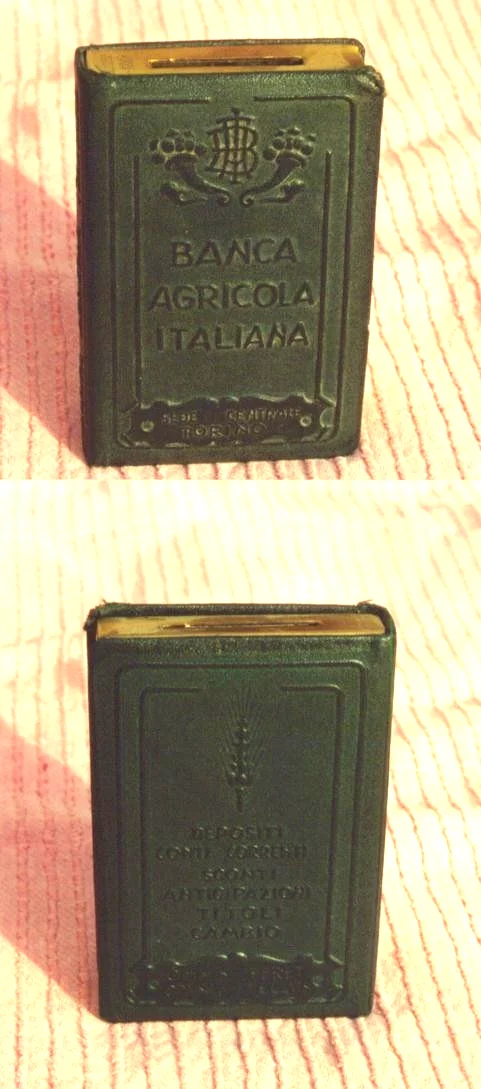 Torino, Banca Agricola Italiana: Antico Salvadanaio Pubblicitario a Forma di Libro