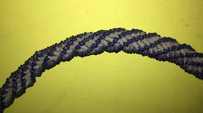 Arte del Vetro: Antica Collana di Perline in Vetro Colorato Bianco e Blu d'epoca
