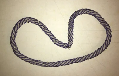 Arte del Vetro: Antica Collana di Perline in Vetro Colorato Bianco e Blu d'epoca