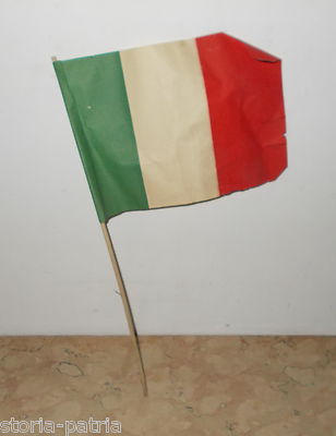 Tricolore Italiano: Bandierina d'Epoca In Carta E Legno