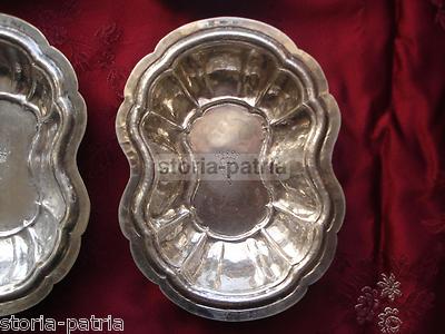 Araldica: Insieme Decorativo Di Otto Vaschette In Argento Sbalzato Del XIX Secolo