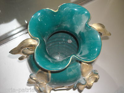 Vaso Soprammobile In Ceramica Con Decori Floreali Dorati In Rilievo