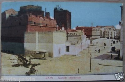 Puglia, Bari: Castello Medievale A Colori