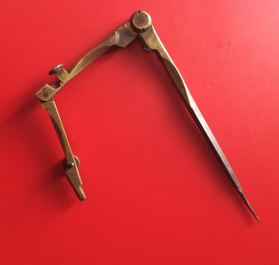 Architettura, Ingegneria, Disegno, Scrittura. Antico Utensile: Compasso, Massoneria