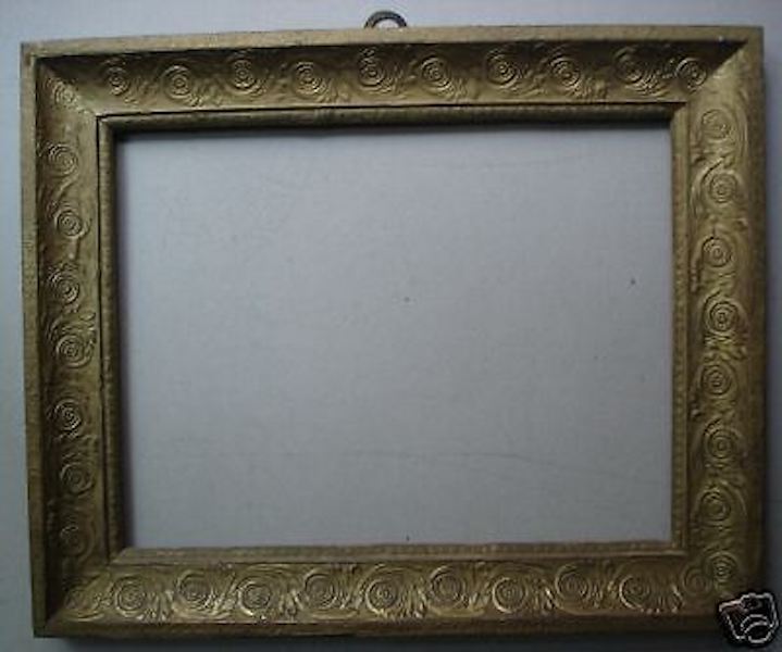 Antica Cornice Decorativa In Legno E Carta Dorata